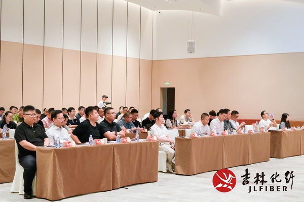 撬動舒適穿著新賽道，共探華絨&reg;產(chǎn)品開發(fā)新機(jī)遇