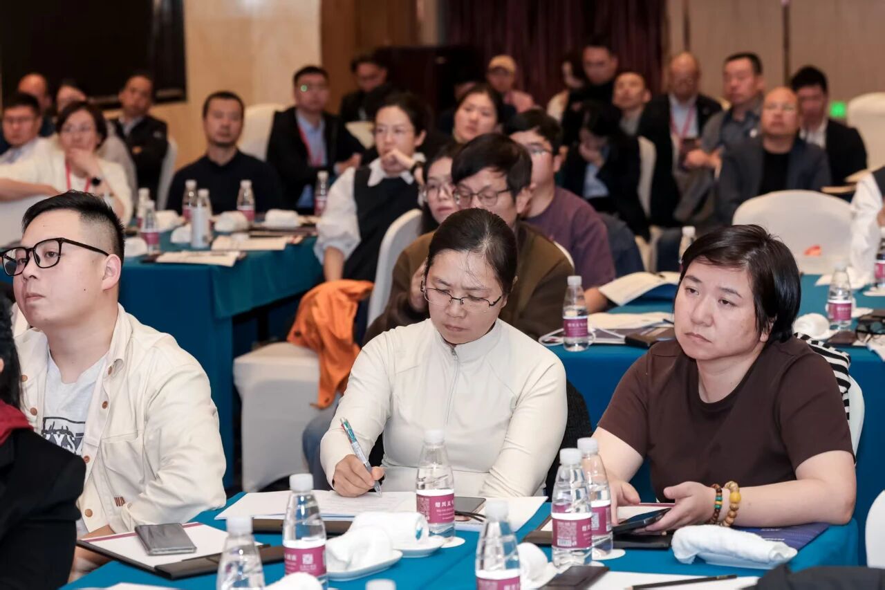 "跨界融合 健康未來"--第十屆全國(guó)紡織科技成果轉(zhuǎn)化與合作大會(huì)在柯橋召開