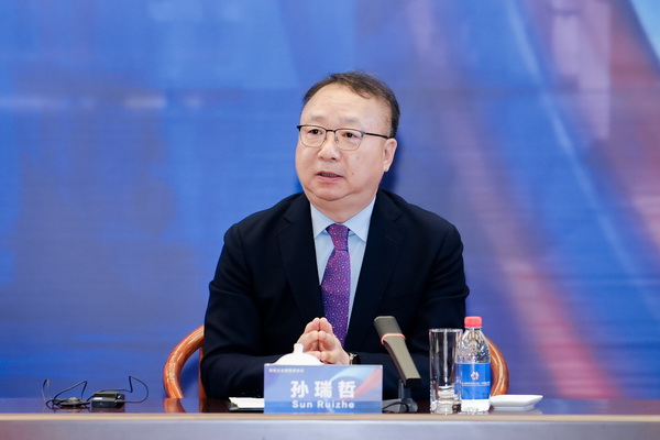 開放競(jìng)合 共鏈未來--2025知名企業(yè)家圓桌會(huì)議擘畫紡織產(chǎn)業(yè)新格局