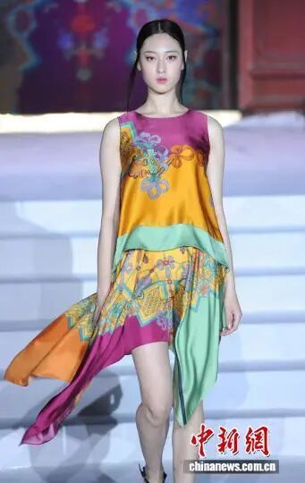 中國(guó)服裝設(shè)計(jì)師吳海燕：新中式，不止馬面裙