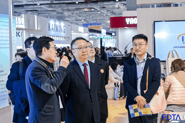 &ldquo;AI+紡織&rdquo;破局轉(zhuǎn)型痛點(diǎn)！數(shù)字時(shí)尚創(chuàng)新空間匯聚全鏈路數(shù)智新科技